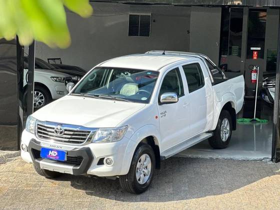 TOYOTA HILUX 2.7 SR 4X2 CD 16V FLEX 4P AUTOMÁTICO TOYOTA HILUX 2.7 SR 4X2 CD 16V FLEX 4P AUTOMÁTICO